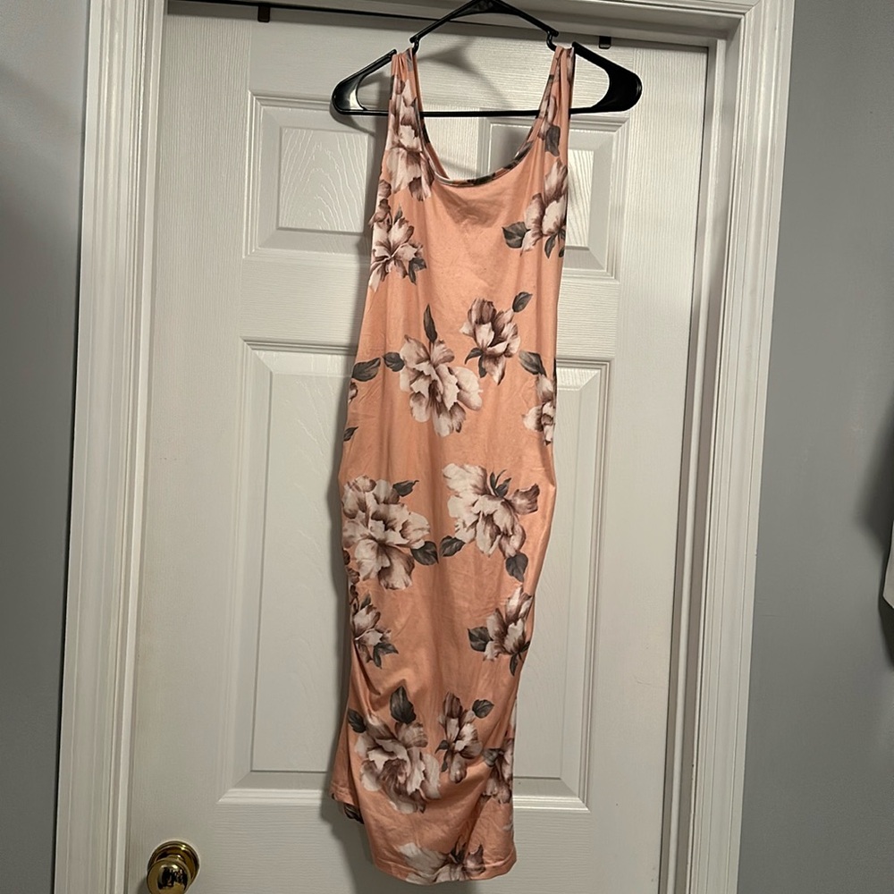 Peach floral maternity dress size small. Baby shower, special occasion, holiday!